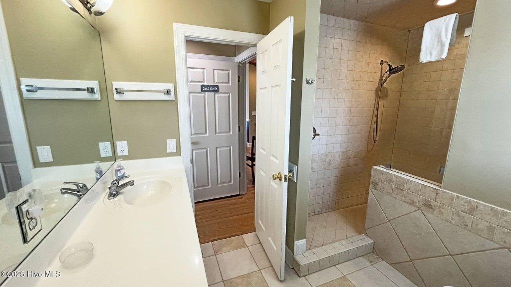 Oceanfront Holden Beach Large Luxury - Interior 4