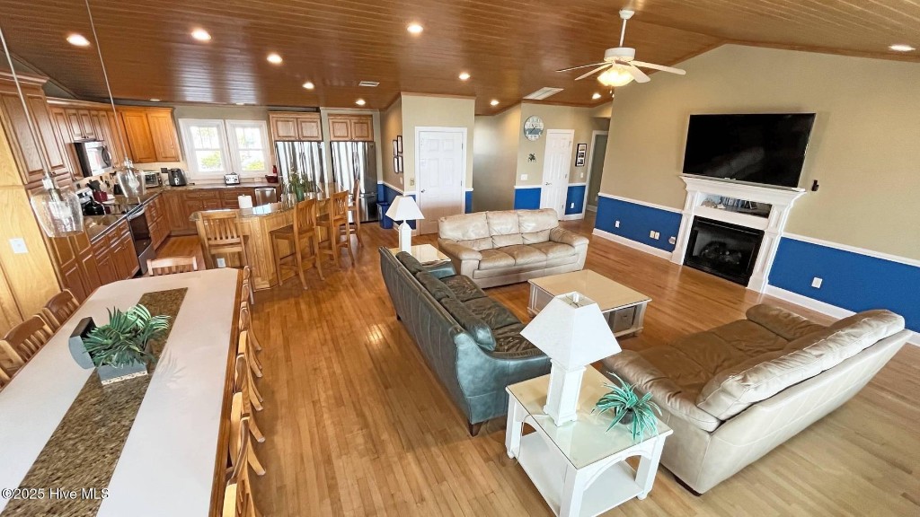 Oceanfront Holden Beach Large Luxury - Interior 4