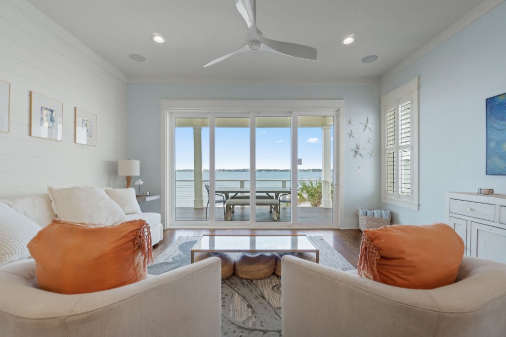 Beachfront Paradise - Interior 4