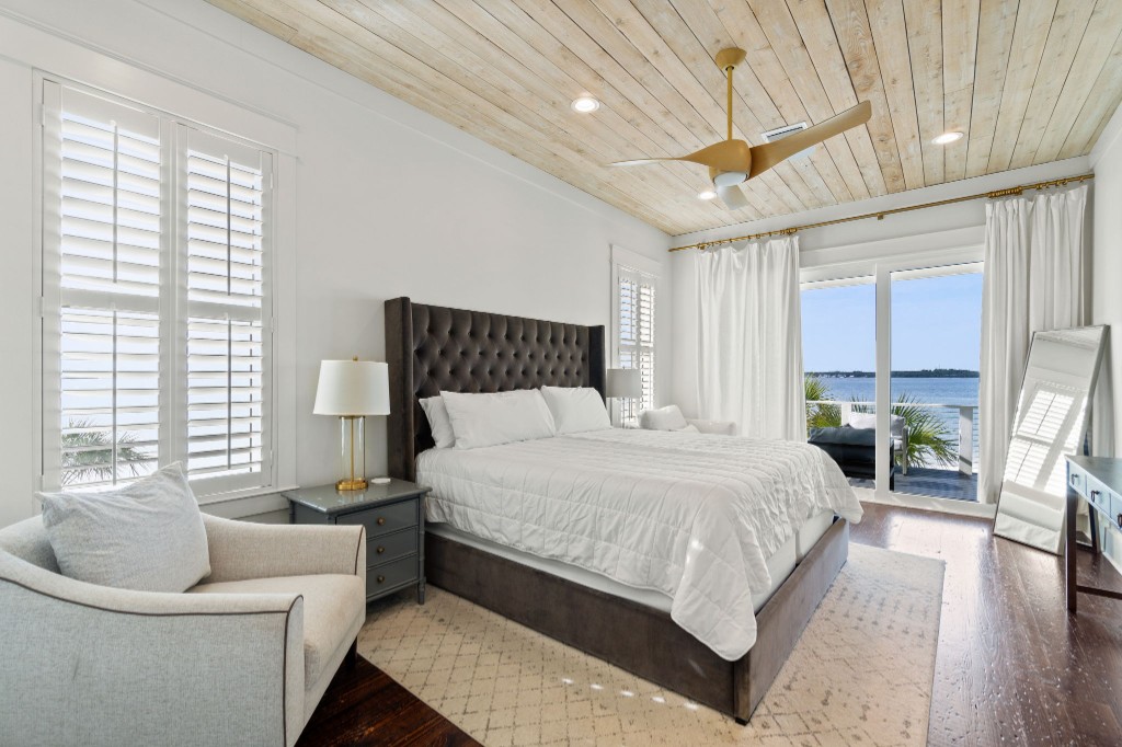 Beachfront Paradise - Interior 2