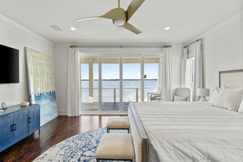 Beachfront Paradise - Interior 2