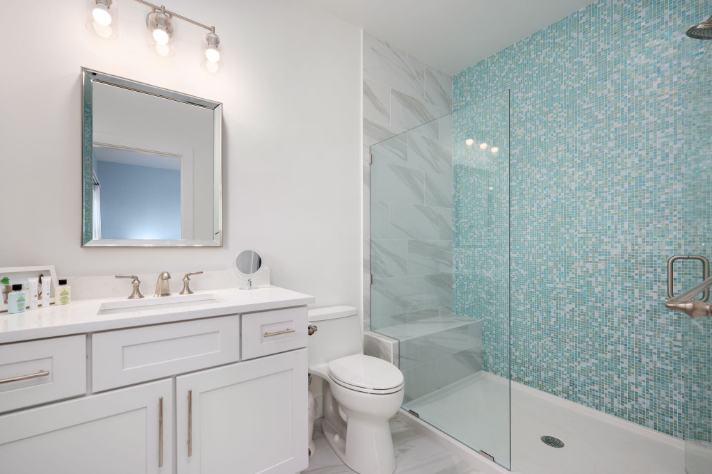 Turquoise Beach House in South Nags Head - Interior 2